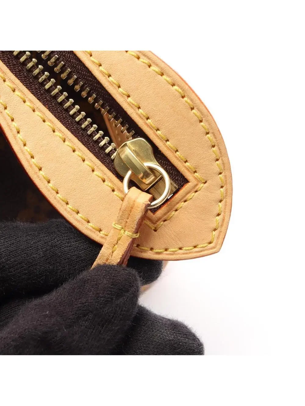 Louis Vuitton Popincourt Handbag #300286L97B